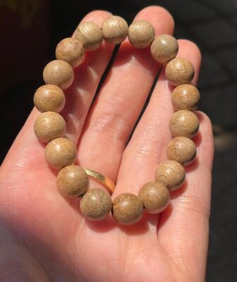 Chuỗi trầm kiến hương được làm từ gỗ trầm kiến hương tự nhiên