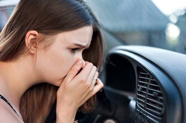 cách khử mùi nội thất ô tô bằng đốt hương trầm